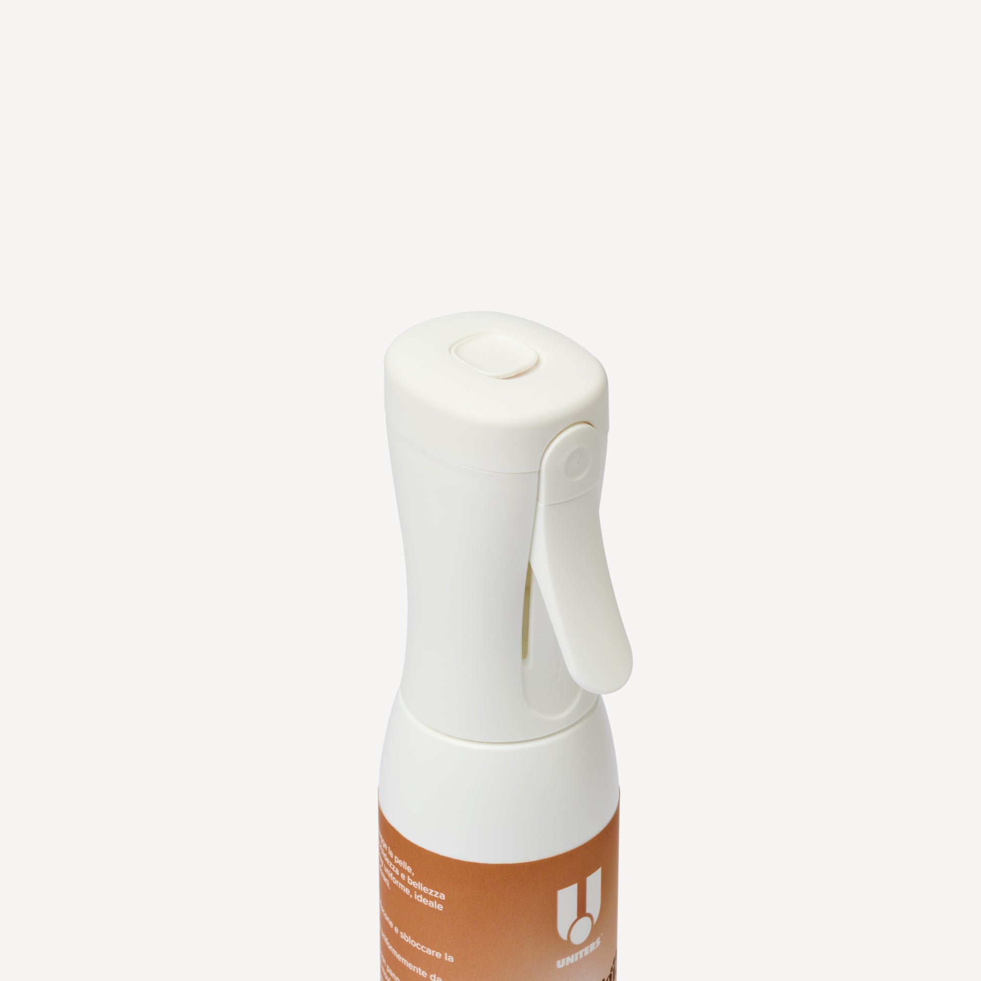 Uniters "Proteggi! Pelle" spray per arredamento, abbigliamento e accessori.